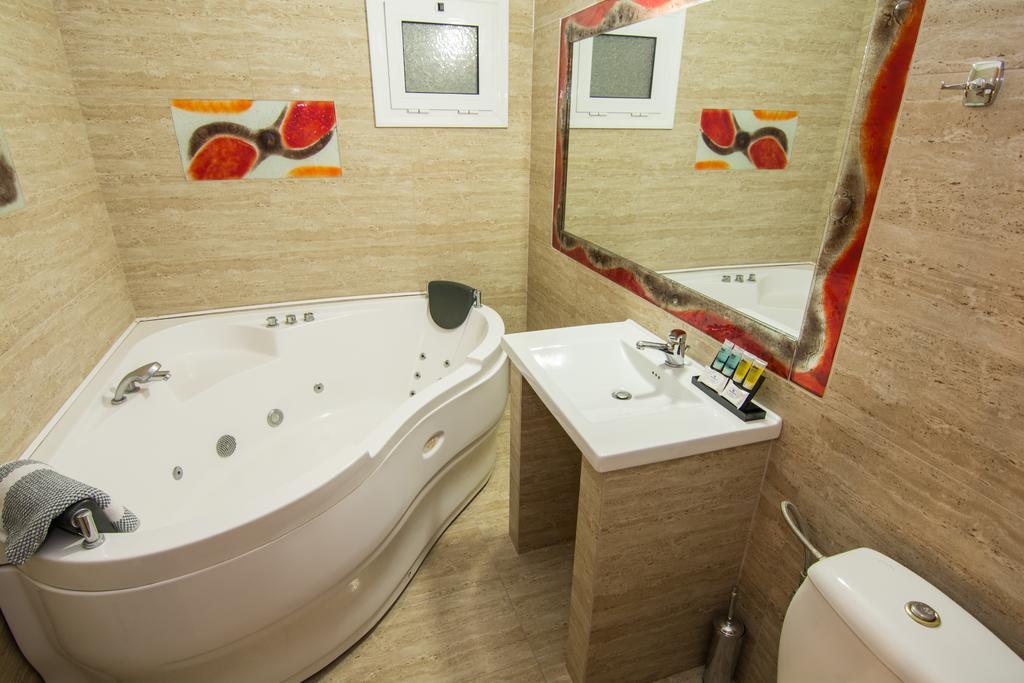 Hotel Alexandros Doxato ภายนอก รูปภาพ